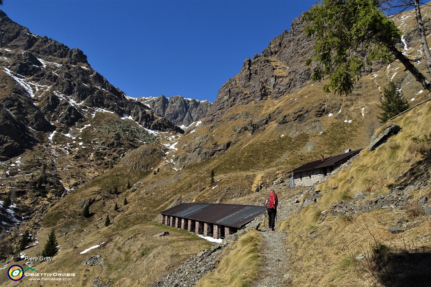 16 Alla Casera Valletto (1625 m) in Val Salmurano.JPG